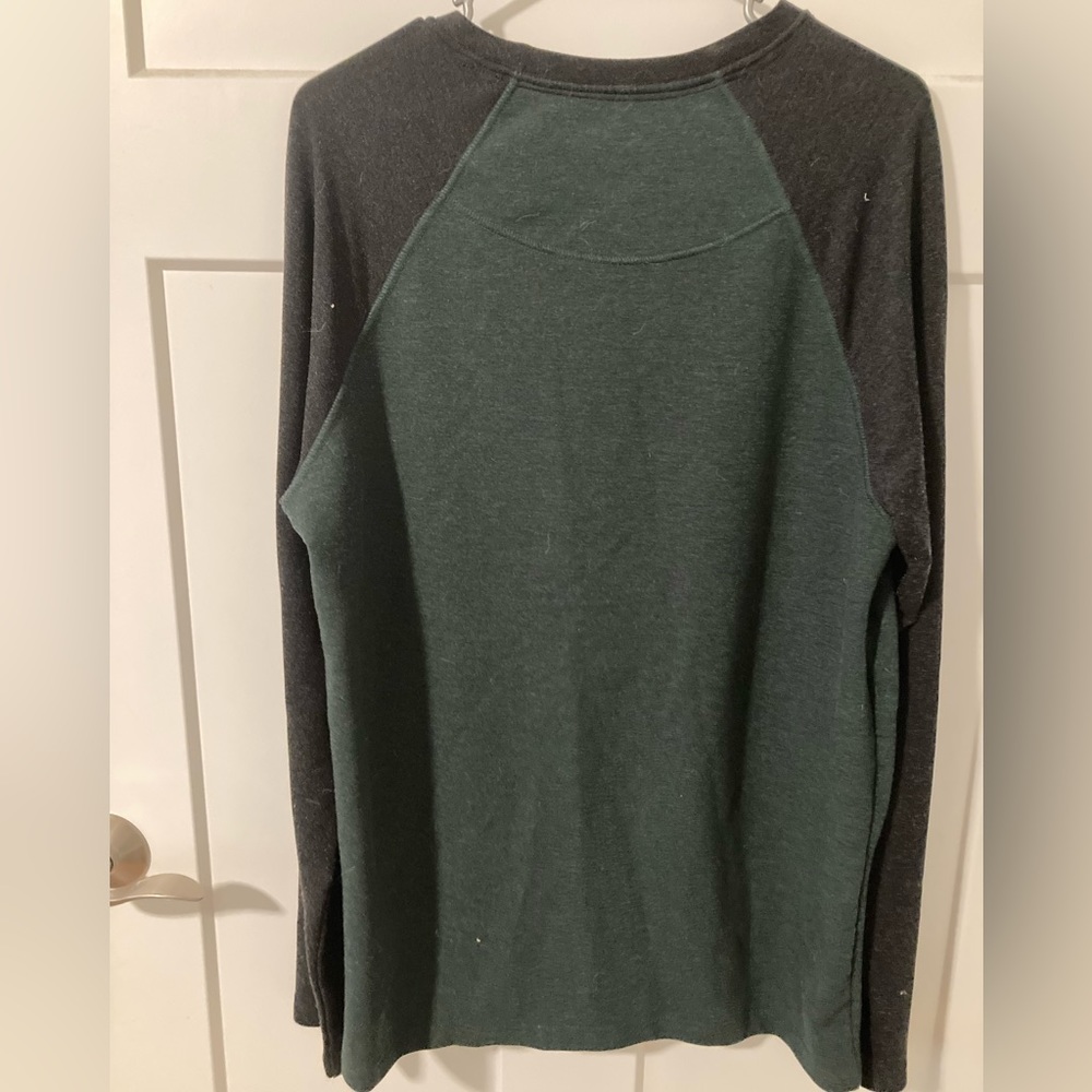 Orvis long sleeve men’s large T-shirt black and green spandex material